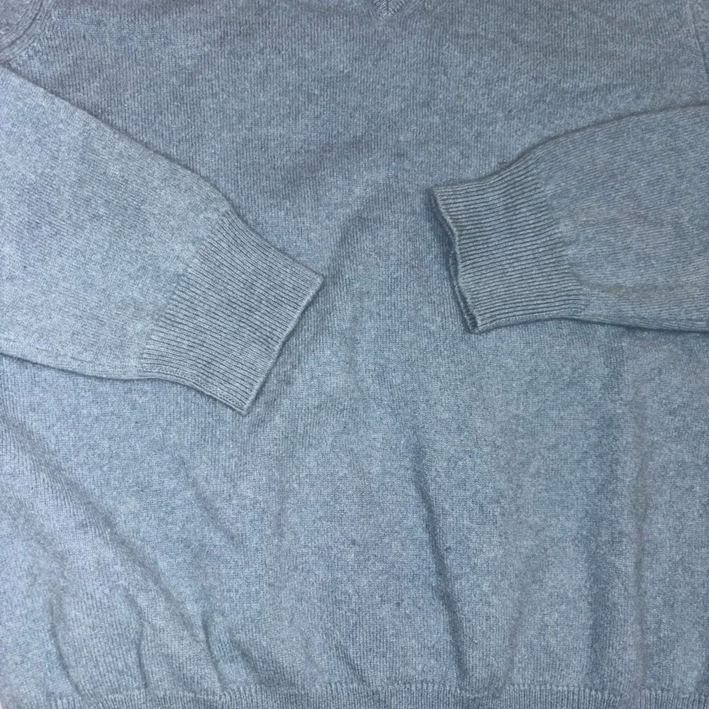 Uniglo cashmere sweater - Picture 6 of 6